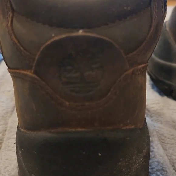 Women's Timberland Hiking Boots - Picture 6 of 9